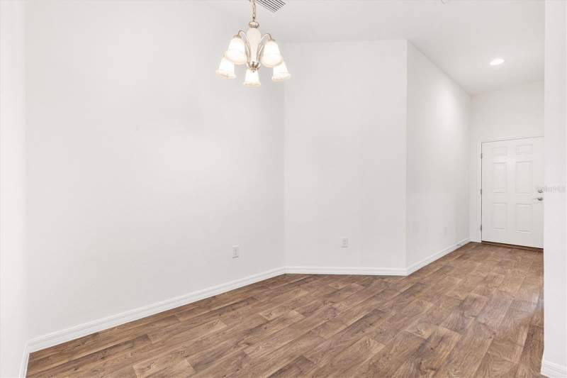 2 bedroom Single Family Residence at 6225 Dingman Way, Village Of Southern Oaks Un #68, The Villages — photo 5
