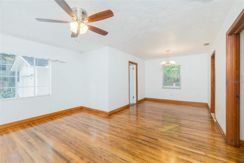 5 bedroom Single Family Residence at 920 NW 20th Street, Osceola Heights, Gainesville — photo 5