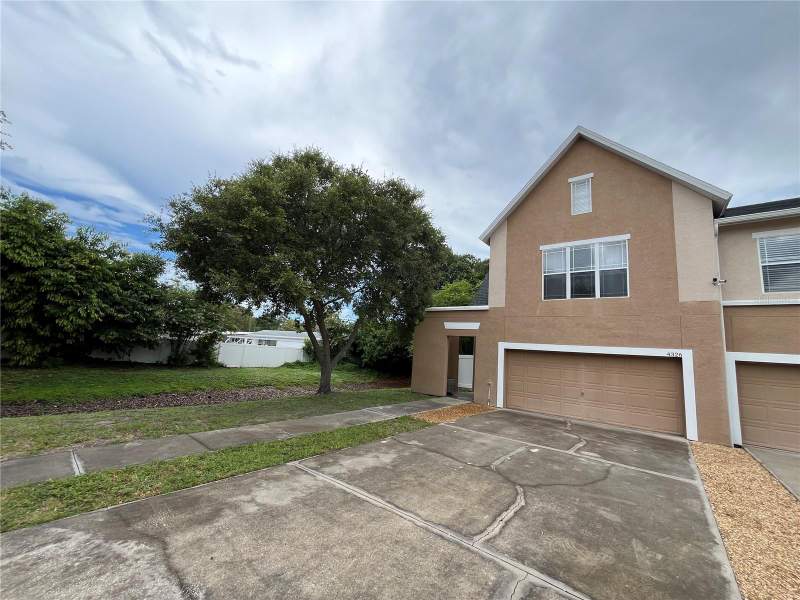 3 bedroom Townhouse at 4326 Tyler Circle, Las Palmas Twnhms, St Petersburg — photo 4
