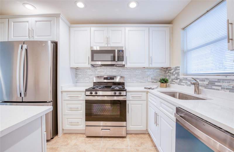 2 bedroom Condominium at 5940 30th Avenue #115, Town Shores Of Gulfport, Gulfport — photo 3