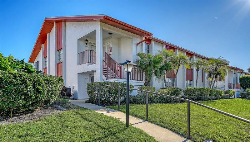 2 bedroom Condominium at 4868 Independence Drive, Mount Vernon Ph 3, Bradenton — photo 2