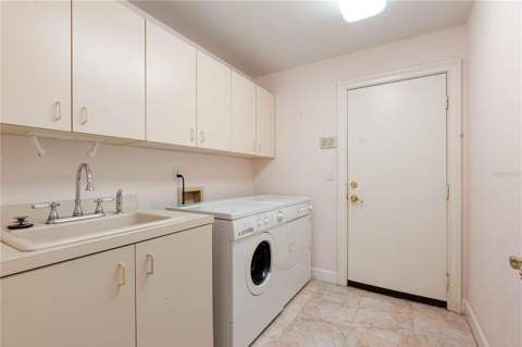 2122 Platinum Drive, Sun City Center FL - photo 11 of 55