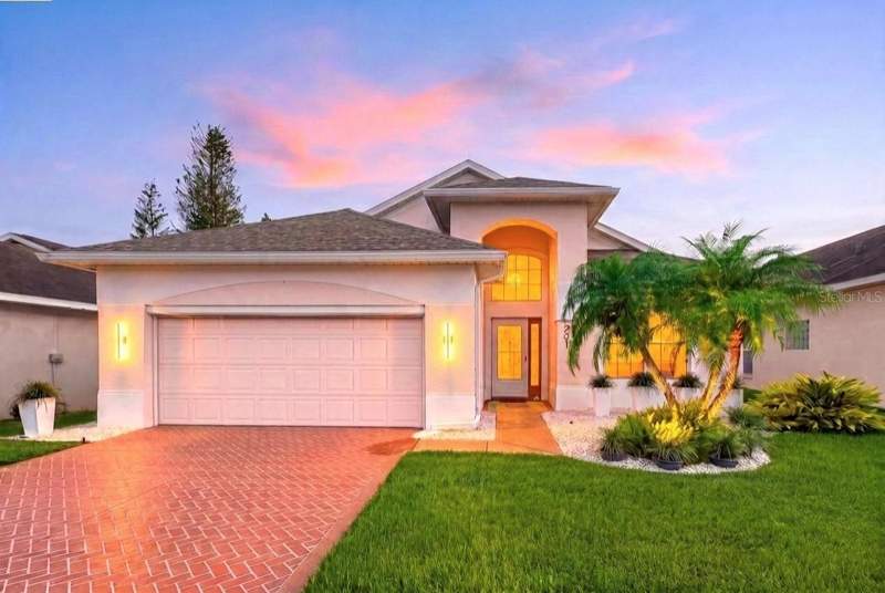 3 bedroom Single Family Residence at 201 Prather Drive, Ridgewood Lakes Village 04A, Davenport — photo 2