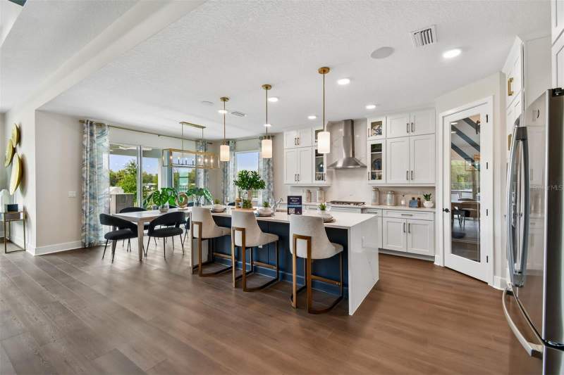 5 bedroom Single Family Residence at 3683 Wolves Creek Place, Willow Run, Apopka — photo 4