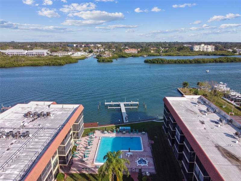 Bay Mariner The Condo