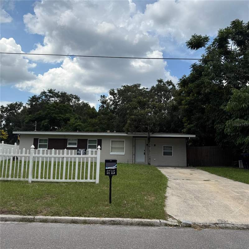 3 bedroom Single Family Residence at 5715 Elon Drive, Meadowbrook Annex, Orlando — photo 4