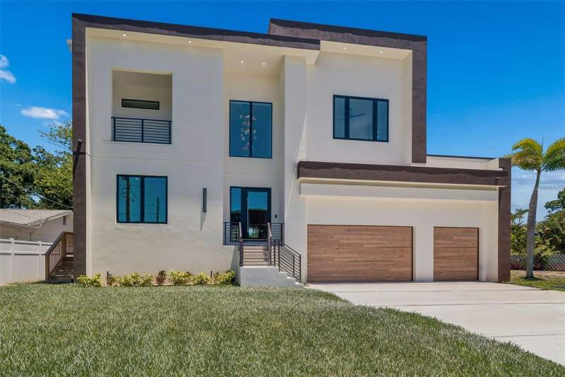 6 bedroom Single Family Residence at 206 S Treasure Drive, Hesperides Manor, Tampa — photo 2
