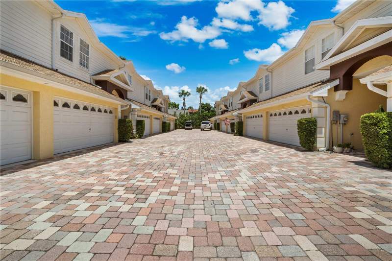 3 bedroom Townhouse at 2974 Estancia Place, Estancia Place Twnhms, Clearwater — photo 2