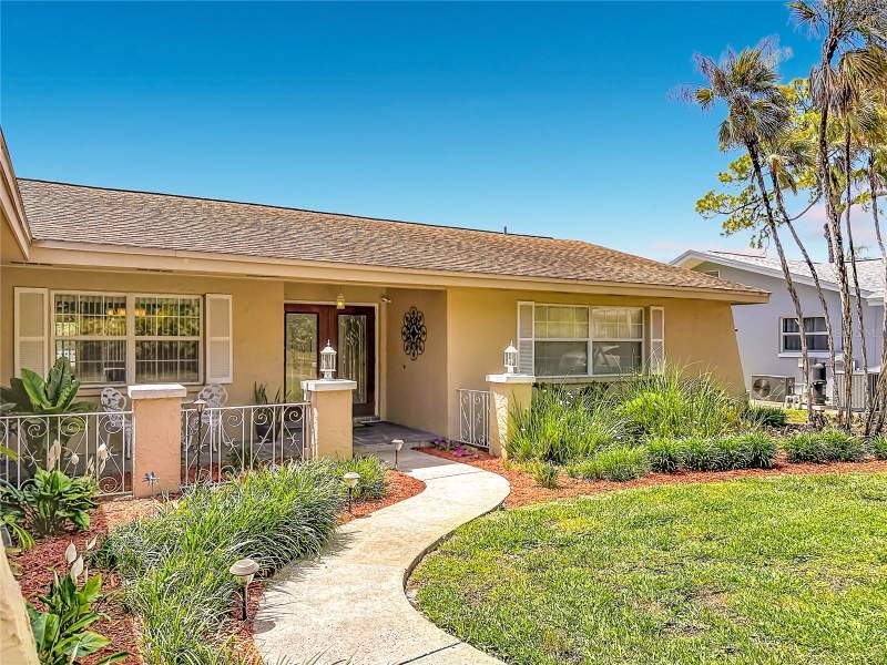 4 bedroom Single Family Residence at 6490 Burning Tree Drive, Seminole Lake Golf & Country Club Estate, Seminole — photo 5