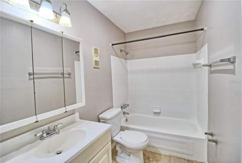 13760 Orange Sunset Drive #201, Tampa FL - photo 9 of 27