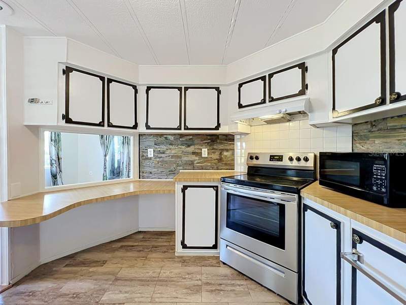 2 bedroom Manufactured Home at 1203 Apache Circle, Tavares Lake Frances Estates Unit 02, Tavares — photo 5
