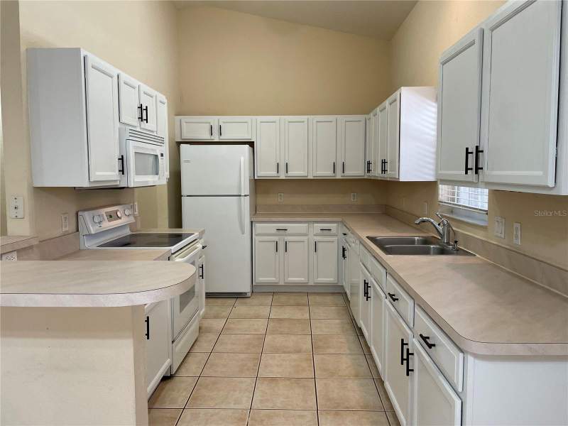 4 bedroom Single Family Residence at 4060 Calatrava Avenue, Port Charlotte Sub 11, North Port — photo 4