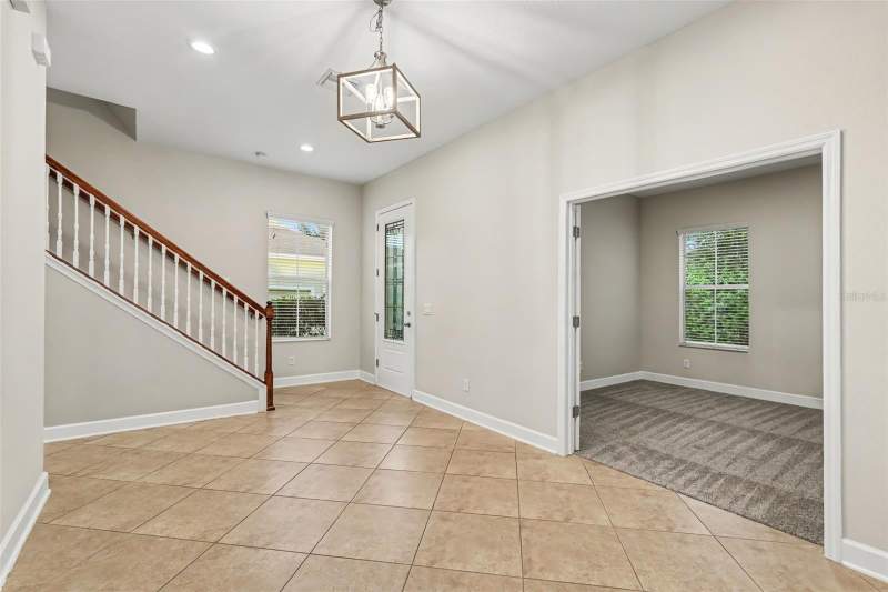 3 bedroom Single Family Residence at 11188 Grand Winthrop Avenue, Winthrop Village Ph Two-C, Riverview — photo 2
