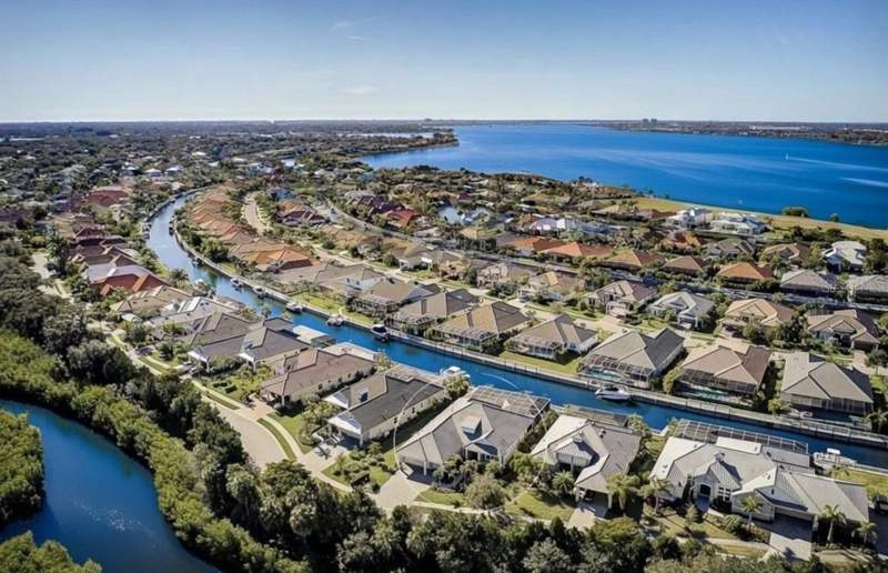 548 REGATTA WAY home for sale in Riverdale