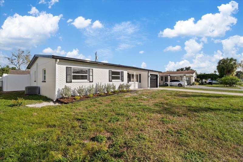4 bedroom Single Family Residence at 6017 Ambassador, Town'N Country Park Unit No 10, Tampa — photo 5