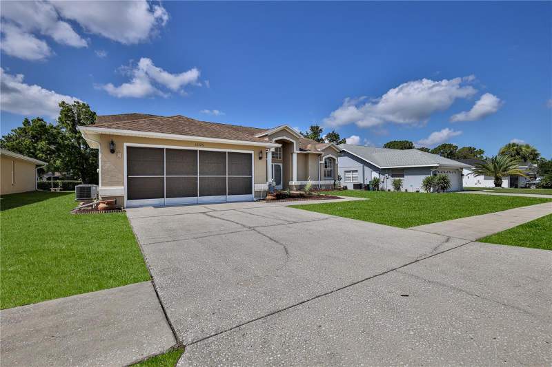 3 bedroom Single Family Residence at 10376 Henderson Street, Seven Hills, Spring Hill — photo 4