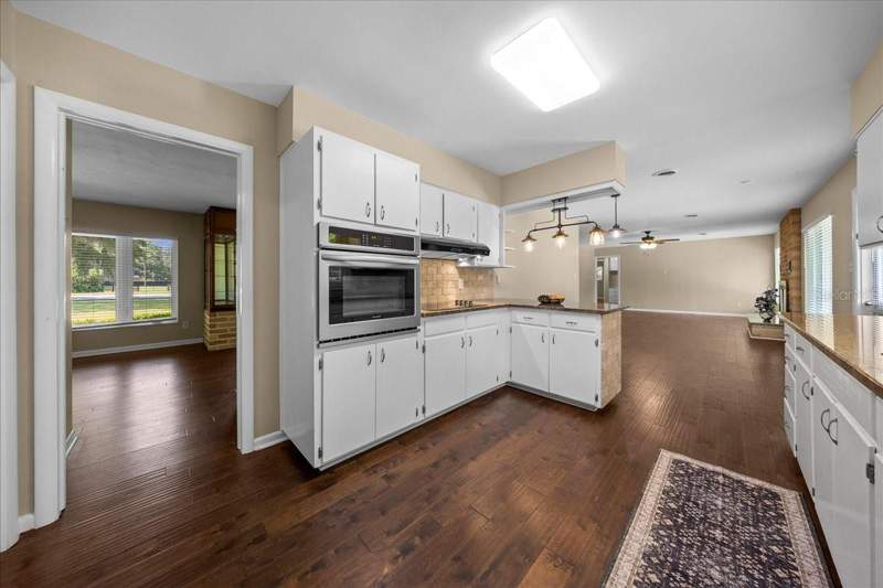 3 bedroom Single Family Residence at 2333 E Fort King Street, La Vista, Ocala — photo 4