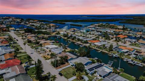 3931 Headsail Drive, New Port Richey FL - photo 10 of 99