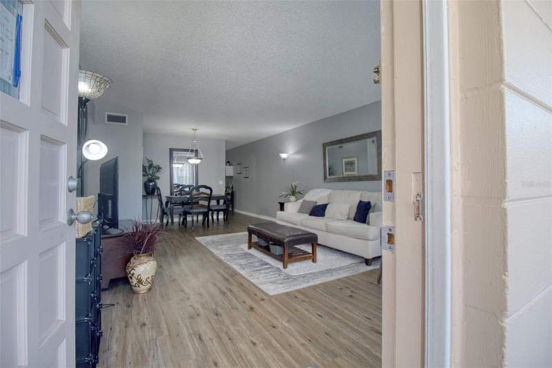 2 bedroom Condominium at 2436 Rhodesian Drive #32, On Top Of The World, Clearwater — photo 4