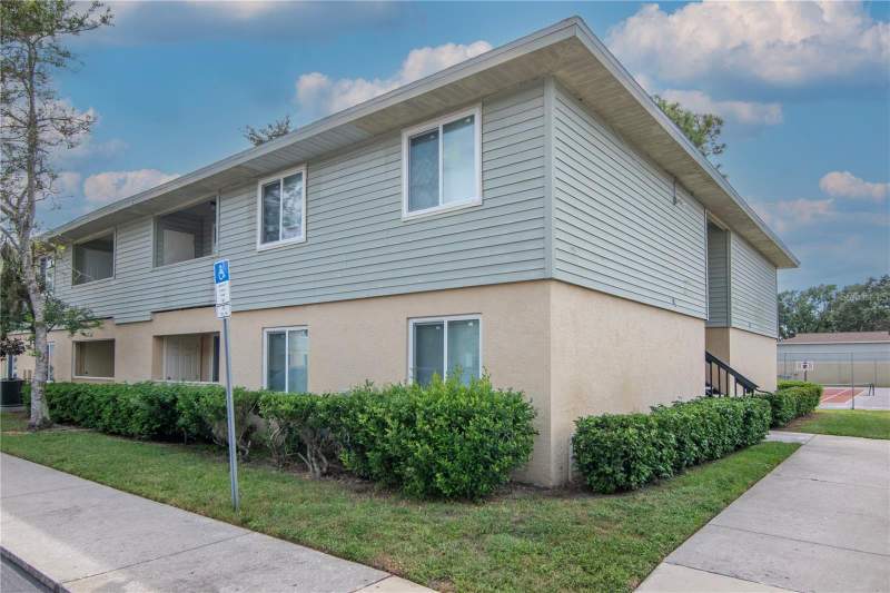 228 BERRY TREE PLACE home for sale in The Hamptons At Brandon A Condo