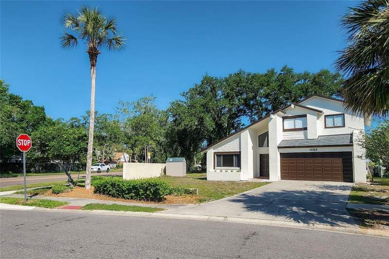 4 bedroom Single Family Residence at 16169 Gardendale Drive, Northdale Sec H, Tampa — photo 3