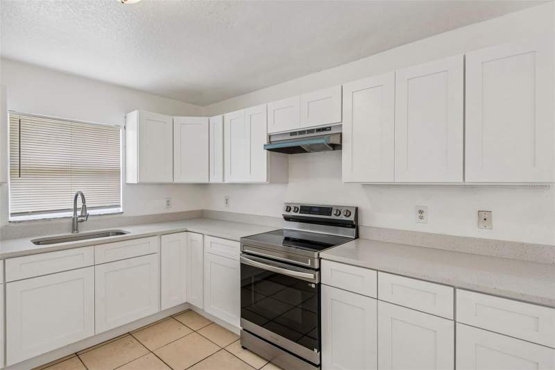 3 bedroom Single Family Residence at 3808 N Whittier Street, Grant Park, Tampa — photo 2