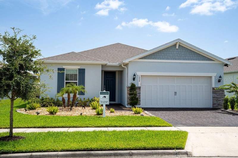 1994 SPRING SHOWER CIRCLE home for sale in Tohoqua