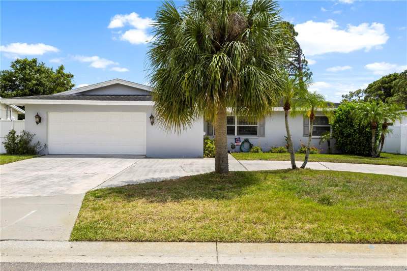Meadow Lawn Pinellas