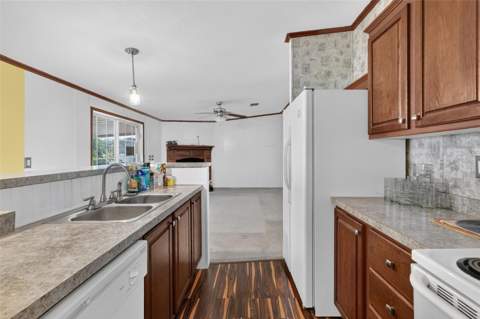 14206 Goldrush Court, Astatula FL - photo 12 of 35