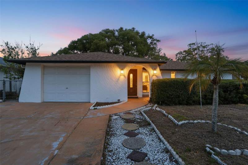 2 bedroom Single Family Residence at 7427 Fireside Drive, Embassy Hills, Port Richey — photo 3