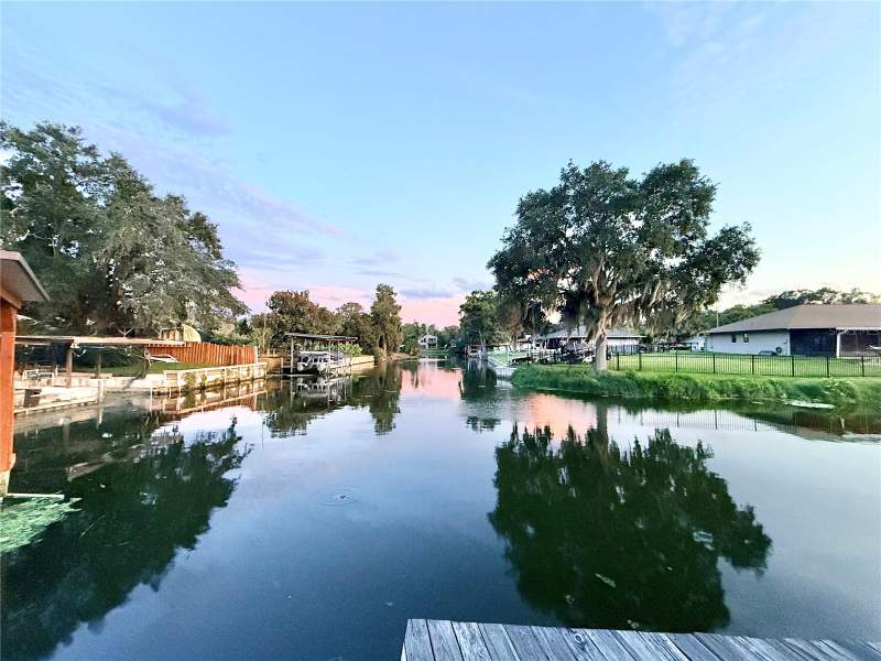 3 bedroom Single Family Residence at 209 W Delaware Street, Tavares Vista Del Largo Water Plant Site, Tavares — photo 2