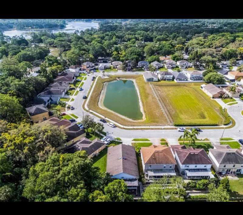 4 bedroom Single Family Residence at 152 Golfside Circle, Mayfair Club Ph 1, Sanford — photo 2