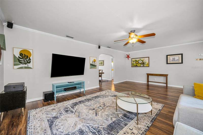 4 bedroom Single Family Residence at 4994 17th Avenue, Disston Hills Sec A & B, St Petersburg — photo 3