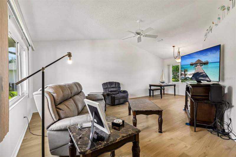 3 bedroom Single Family Residence at 27131 Racquet Circle, Highland Lakes Ph 03 Tr A-G, Leesburg — photo 5