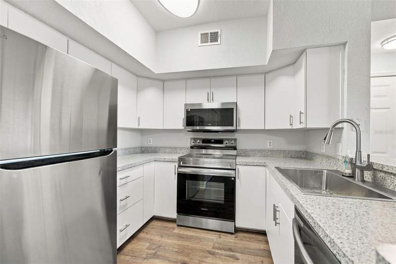 1 bedroom Condominium at 4138 Central Sarasota Parkway #1524, Bella Villino IV, Sarasota — photo 5