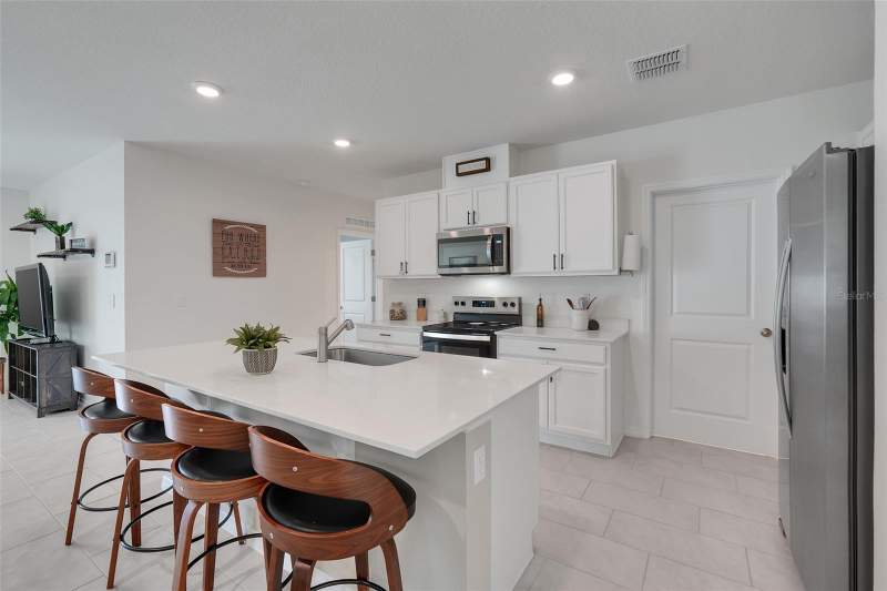 5 bedroom Single Family Residence at 3615 Salvia Court, Avalon Pk Tavares Ph 2, Tavares — photo 4