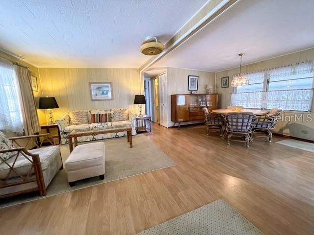 2 bedroom Mobile Home at 714 S Green Circle, Country Club Estates, Venice — photo 3