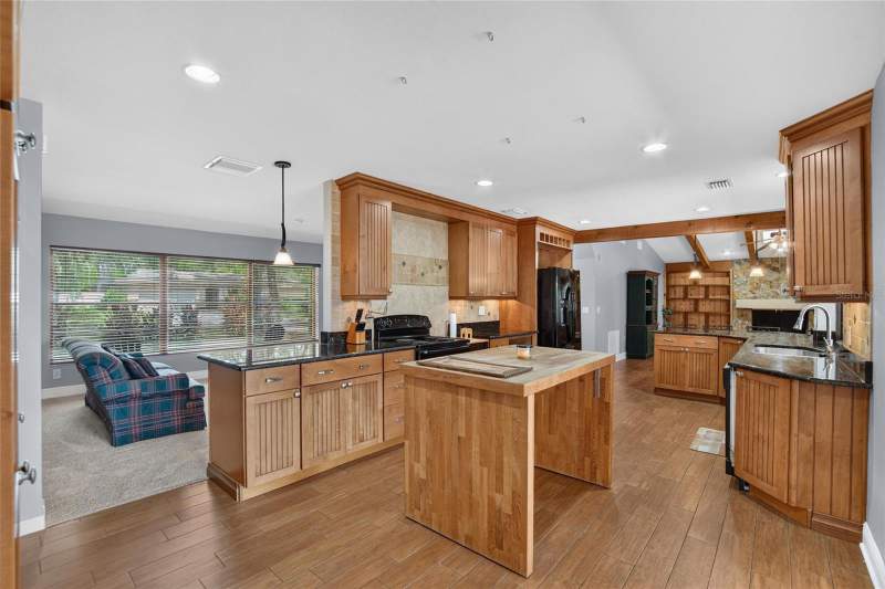 4 bedroom Single Family Residence at 3038 Wister Circle, Buckhorn Spgs Manor, Valrico — photo 3