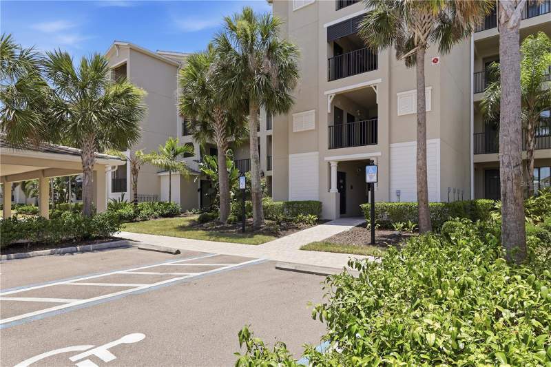 2 bedroom Condominium at 17902 Gawthrop Drive #305, Terrace Vii At Lakewood National Ph I, Bradenton — photo 3