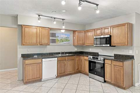 4260 Narvarez Way, St Petersburg FL - photo 13 of 56