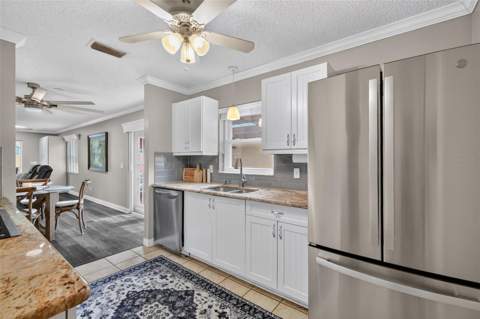 1004 Laredo Lane, Lady Lake FL - photo 8 of 38