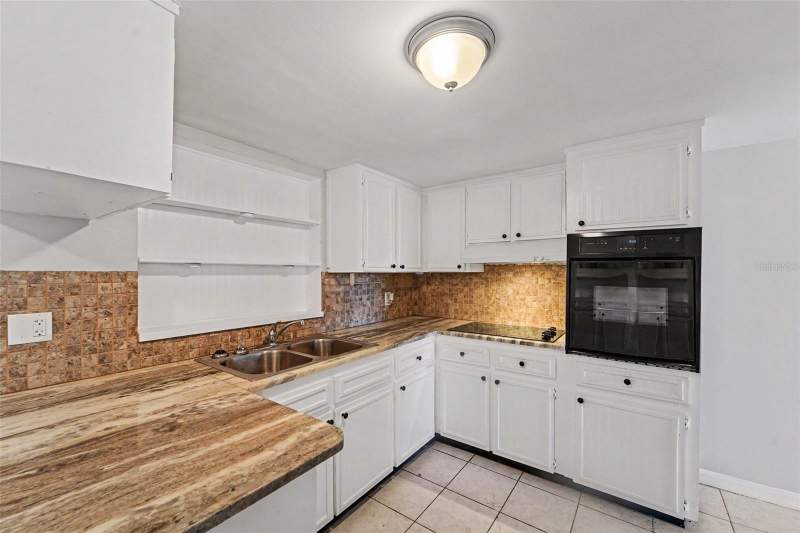 3 bedroom Single Family Residence at 7520 Camelot Road, Holiday Hill Estates, Port Richey — photo 5