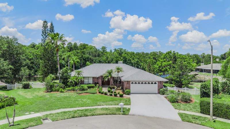 4 bedroom Single Family Residence at 3817 Nicholas Circle, Whispering Lakes, Tarpon Springs — photo 2