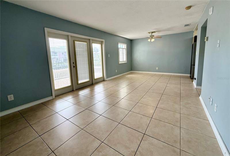 1 bedroom Condominium at 4784 Beach Drive #B, Waterside At Coquina Key South, St Petersburg — photo 2