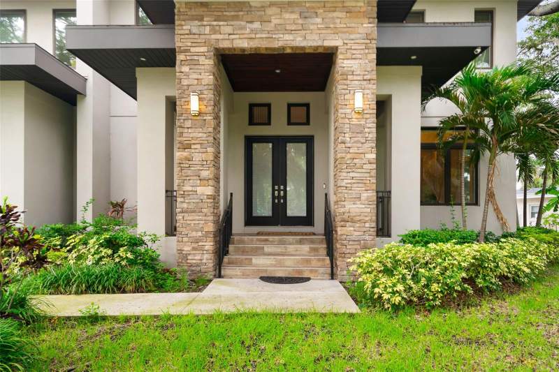 5 bedroom Single Family Residence at 4905 W Spring Lake Drive, Bel Mar Shores Rev, Tampa — photo 3