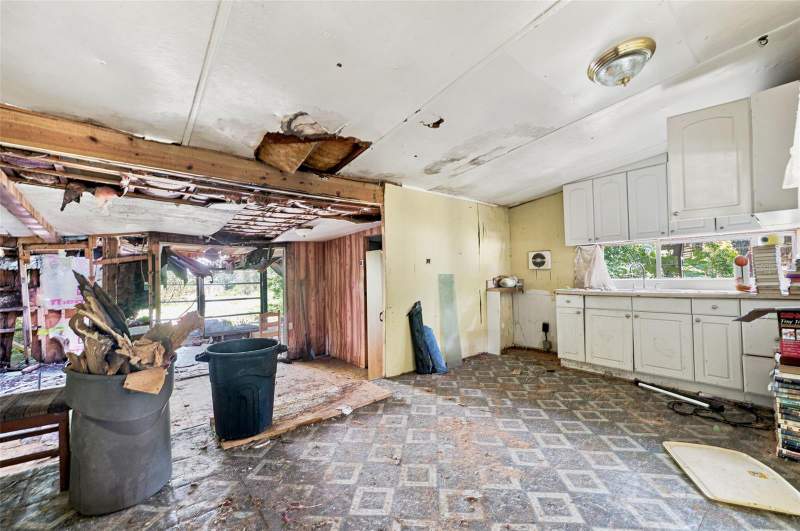 2 bedroom Mobile Home at 13129 Clermont Street, Garden Terrace, Hudson — photo 4