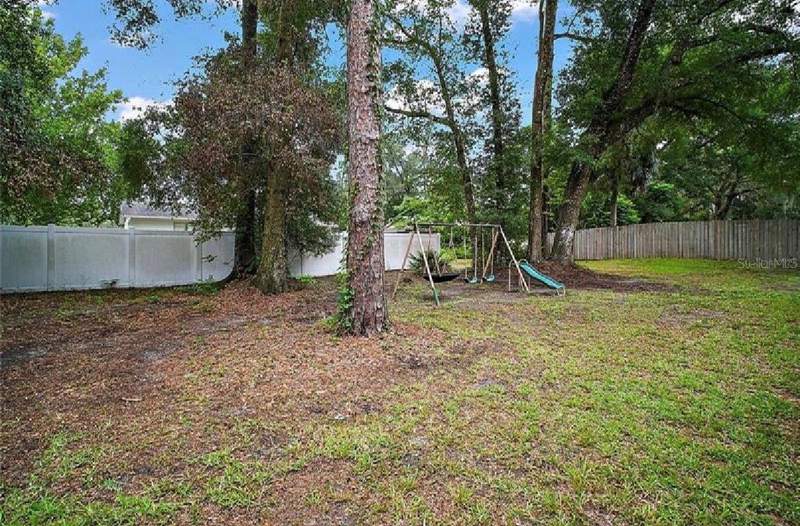3 bedroom Single Family Residence at 2404 NE 32nd Place, Sun Ray Estate, Ocala — photo 2