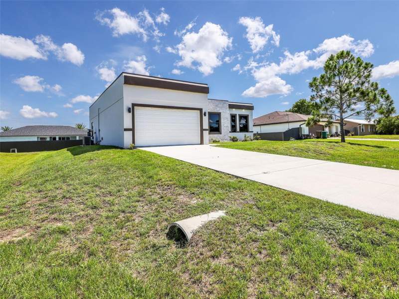 3 bedroom Single Family Residence at 1423 NW 20th Terrace, Cape Coral, Cape Coral — photo 3