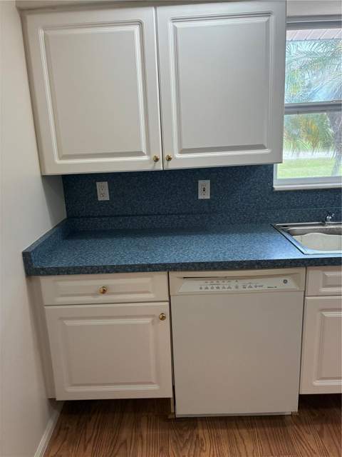 90 Harwich Circle, Englewood FL - photo 9 of 29