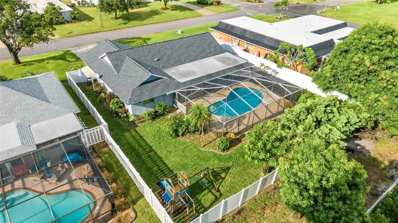 3 bedroom Single Family Residence at 7303 11th Avenue, Village Green Of Bradenton, Bradenton — photo 3